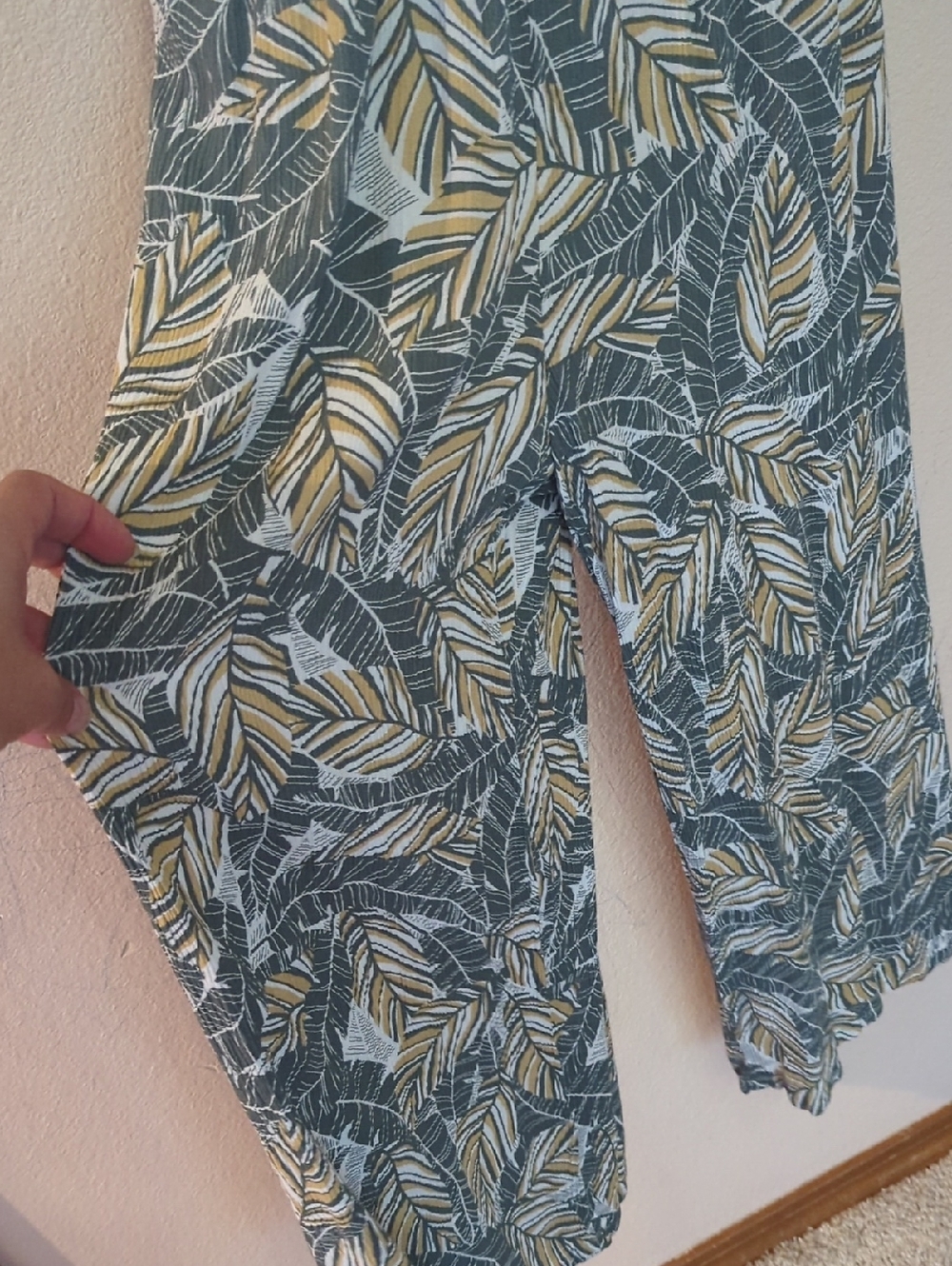 Nine West Green and Cream Leaf-Print Wide-Leg Jumpsuit - Picture 7 of 10